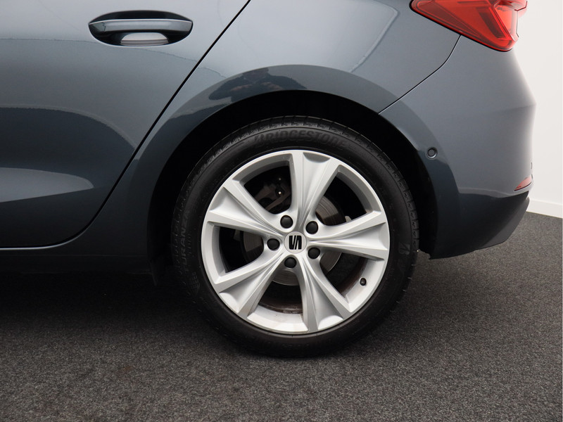 SEAT Leon 1.0 TSI FR Business Intense/ achteruitrijcamera/ zeer mooi!