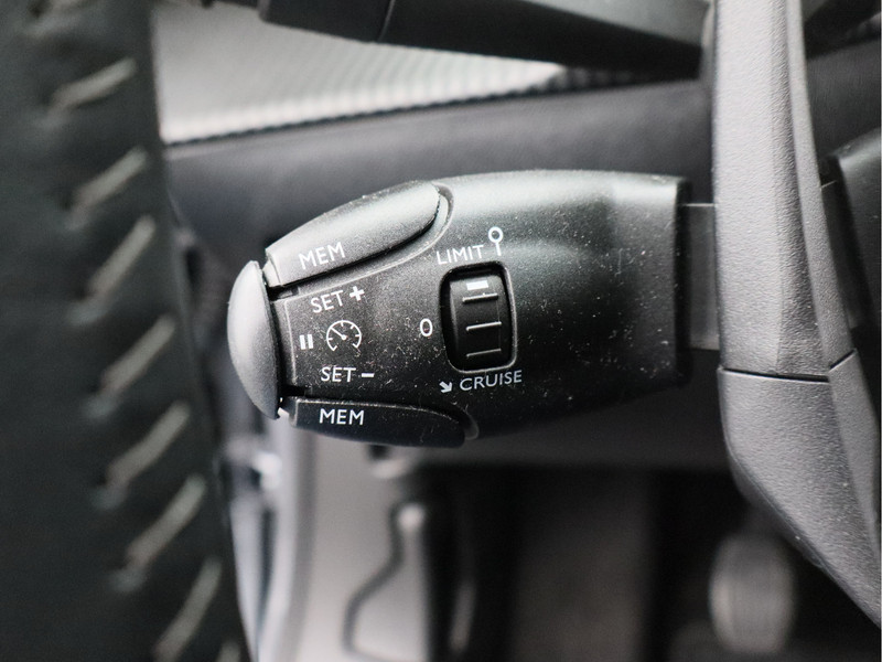 Peugeot 2008 1.2 PureTech Allure Pack/ achteruitrijcamera!