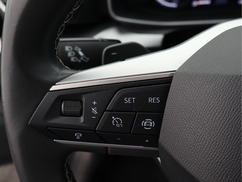 SEAT Leon Sportstourer 1.0 eTSI Style Business Intense/ automaat!