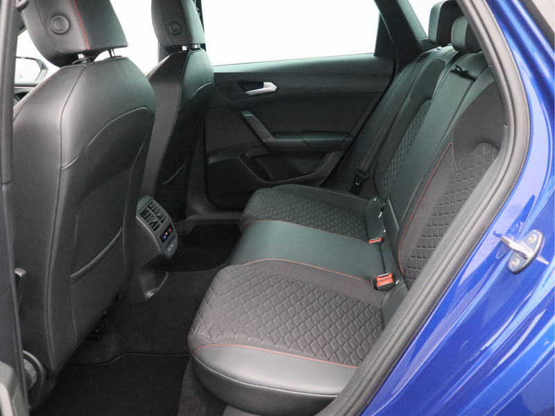 SEAT Leon Sportstourer 1.5 TSI FR Business Intense/ lage km!