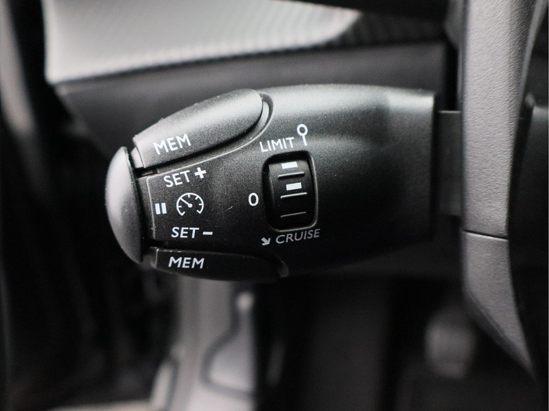 Peugeot 208 1.2 PureTech Active Pack/ lage km/ zeer mooi!