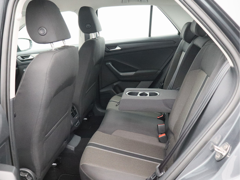 Volkswagen T-Roc 1.0 TSI Style/ lage km/ trekhaak!
