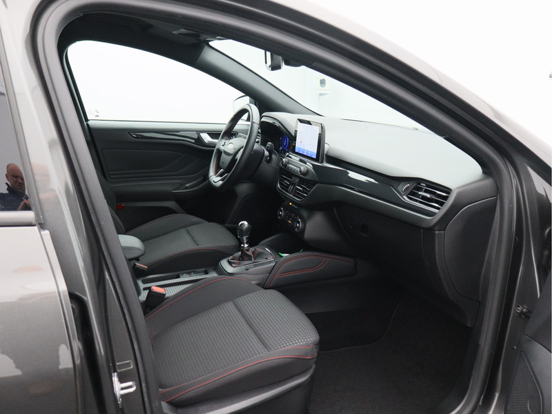 Ford Focus Wagon 1.0 EcoBoost Hybrid ST Line X Business/ lage km/ zeer mooi!