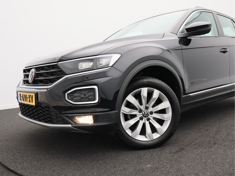 Volkswagen T-Roc 1.5 TSI Sport/ lage km/ trekhaak/ zeer mooi!
