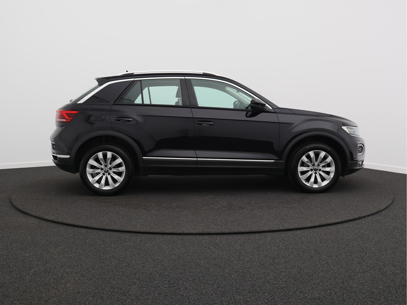 Volkswagen T-Roc 1.5 TSI Sport/ lage km/ trekhaak/ zeer mooi!