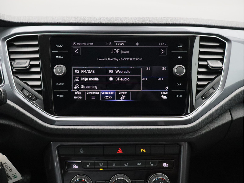 Volkswagen T-Roc 1.5 TSI Sport/ lage km/ trekhaak/ zeer mooi!