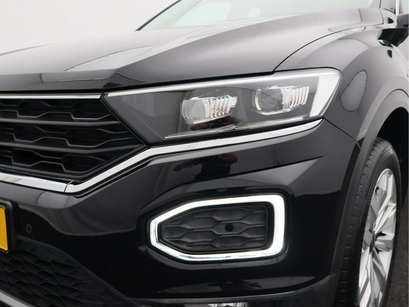 Volkswagen T-Roc 1.5 TSI Sport/ lage km/ trekhaak/ zeer mooi!