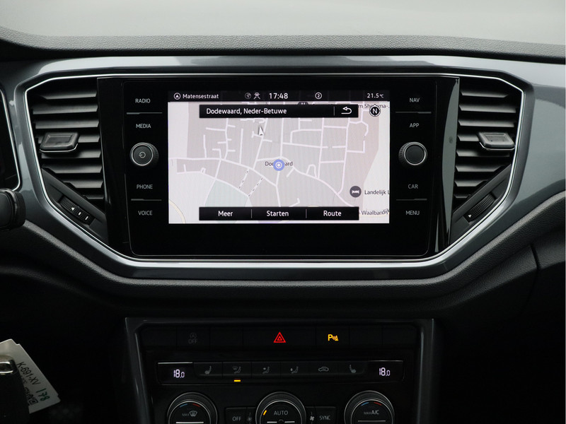 Volkswagen T-Roc 1.5 TSI Sport/ lage km/ trekhaak/ zeer mooi!