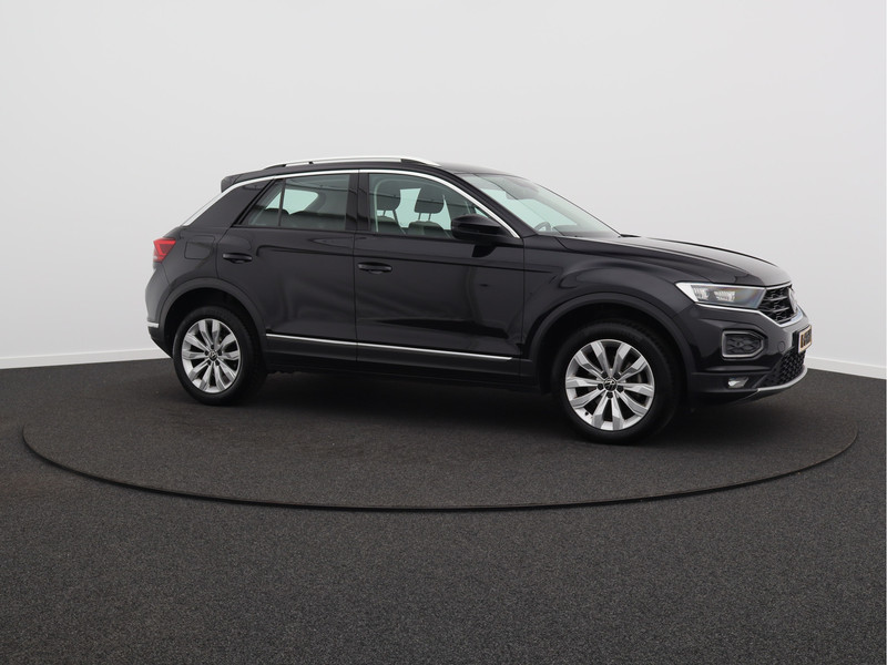 Volkswagen T-Roc 1.5 TSI Sport/ lage km/ trekhaak/ zeer mooi!