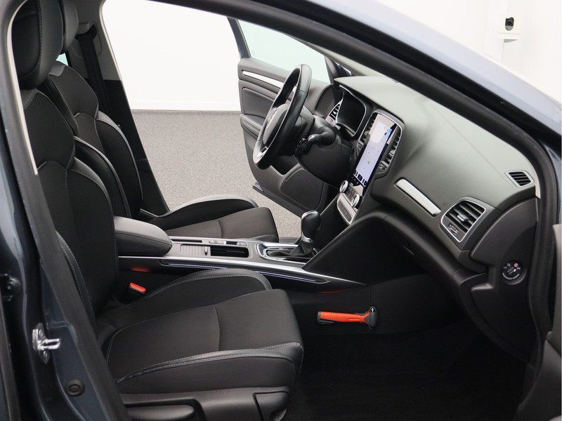 Renault Megane E-Tech Estate 1.6 Plug-In Hybrid 160 Intens/ lage km!