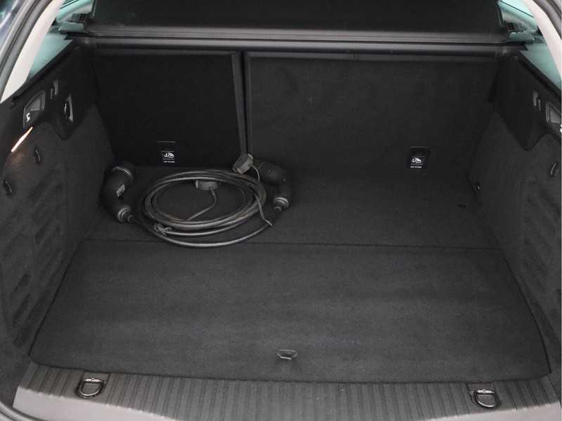 Renault Megane E-Tech Estate 1.6 Plug-In Hybrid 160 Intens/ lage km!