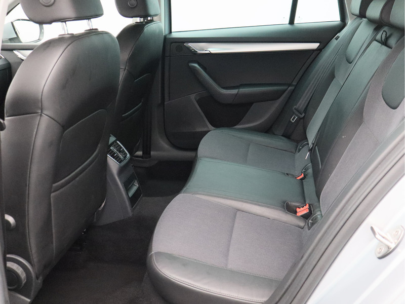 Škoda Octavia Combi 1.5 TSI Greentech Business Edition/ automaat/ trekhaak!