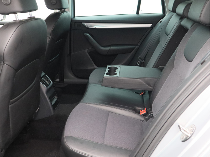 Škoda Octavia Combi 1.5 TSI Greentech Business Edition/ automaat/ trekhaak!