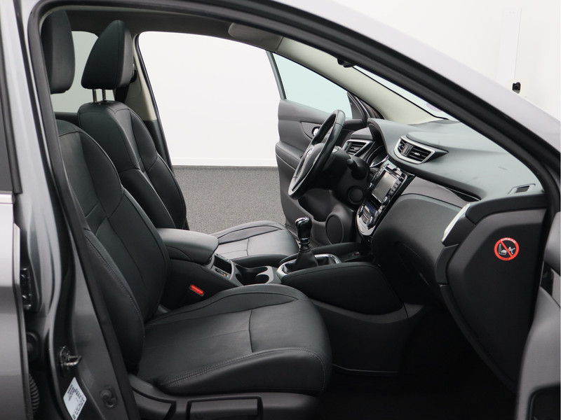 Nissan QASHQAI 1.2 Tekna/ lage km/ trekhaak/ mooie auto!