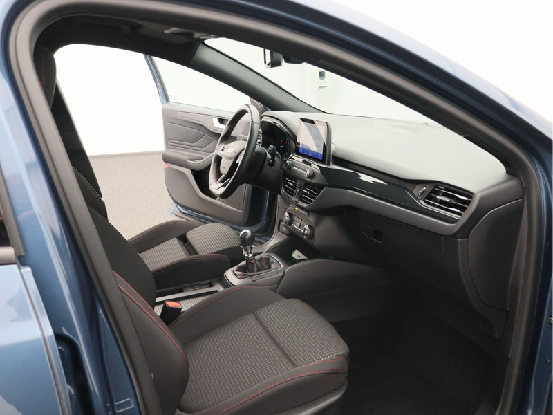 Ford Focus 1.0 EcoBoost Hybrid ST Line Business/ zeer mooi!