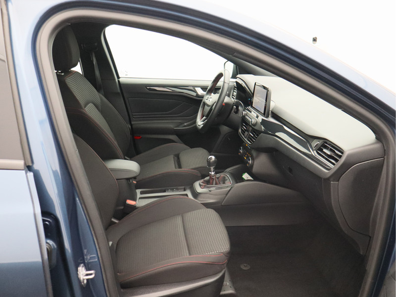 Ford Focus 1.0 EcoBoost Hybrid ST Line Business/ zeer mooi!
