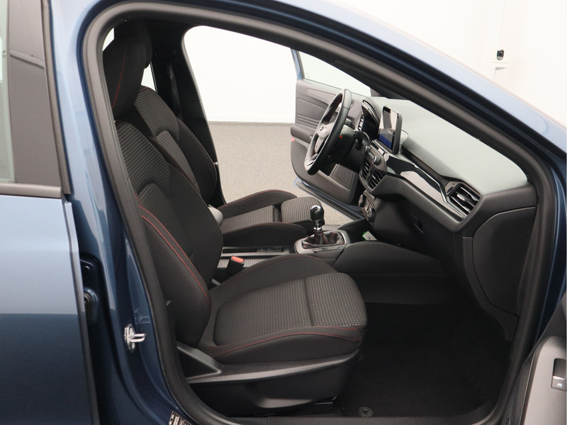 Ford Focus 1.0 EcoBoost Hybrid ST Line Business/ zeer mooi!