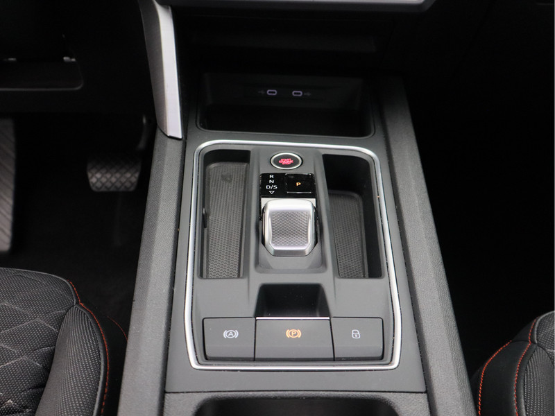 SEAT Leon Sportstourer 1.5 eTSI FR Business Intense/ lage km/ trekhaak!