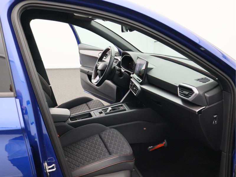SEAT Leon Sportstourer 1.5 eTSI FR Business Intense/ lage km/ trekhaak!