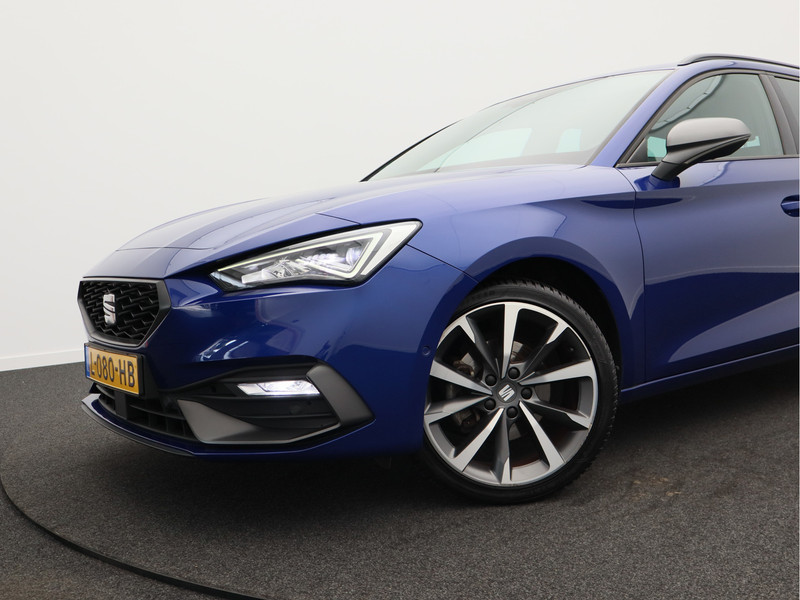 SEAT Leon Sportstourer 1.5 eTSI FR Business Intense/ lage km/ trekhaak!