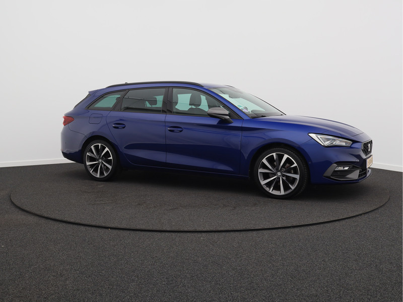SEAT Leon Sportstourer 1.5 eTSI FR Business Intense/ lage km/ trekhaak!