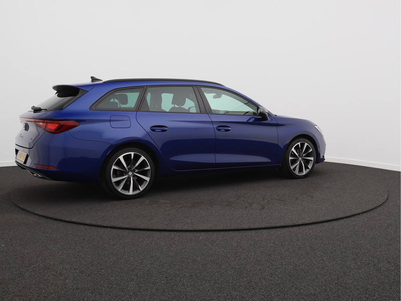 SEAT Leon Sportstourer 1.5 eTSI FR Business Intense/ lage km/ trekhaak!