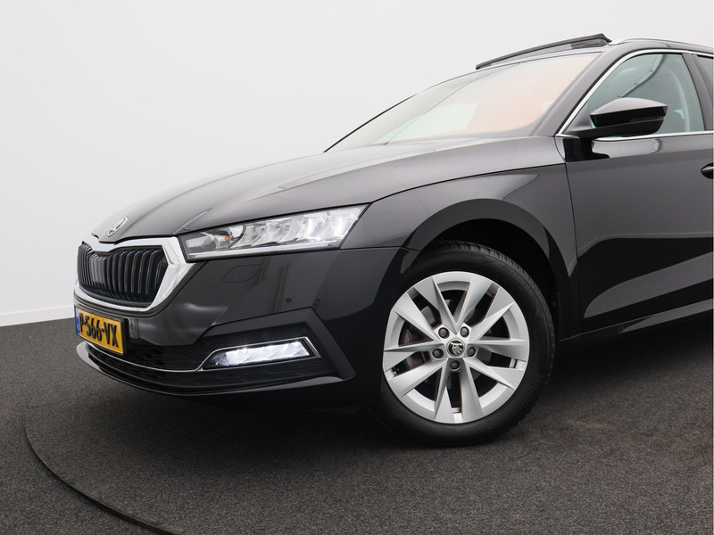 Škoda Octavia Combi 1.5 e-TSI Business Edition Plus/ automaat/ schuifdak!