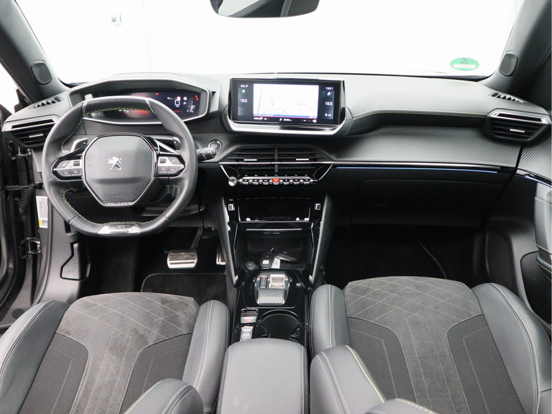 Peugeot 2008 1.2 PureTech GT/ automaat/ lage km/ trekhaak!