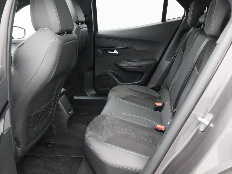 Peugeot 2008 1.2 PureTech GT/ automaat/ lage km/ trekhaak!