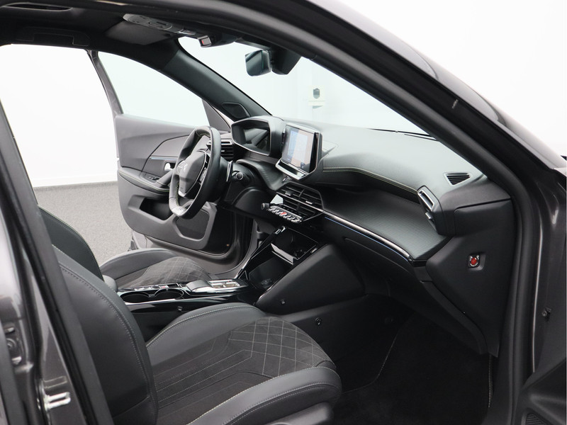 Peugeot 2008 1.2 PureTech GT/ automaat/ lage km/ trekhaak!