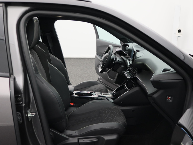 Peugeot 2008 1.2 PureTech GT/ automaat/ lage km/ trekhaak!