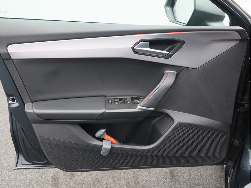 SEAT Leon 1.0 TSI FR Business Intense/ lage km/ zeer mooi!