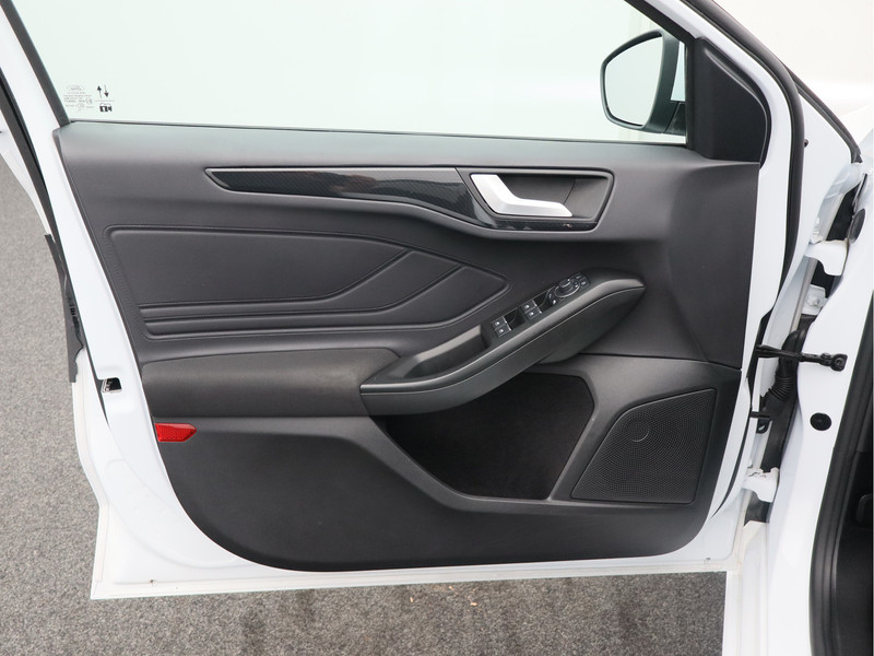 Ford Focus Wagon 1.0 EcoBoost Hybrid ST Line/ trekhaak/ compleet!