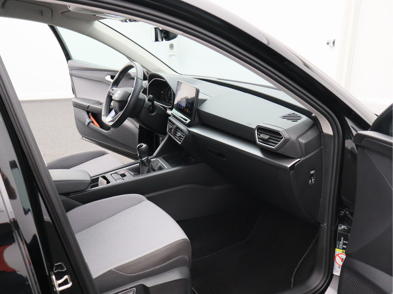 SEAT Leon Sportstourer 1.0 TSI Style Business Intense/ lage km/ compleet!