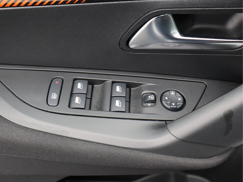 Peugeot 2008 1.2 PureTech Blue Lease Active/ lage km!