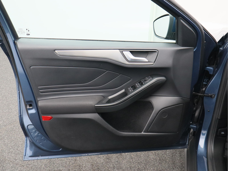 Ford Focus Wagon 1.0 EcoBoost Hybrid Titanium X/ zeer mooi!