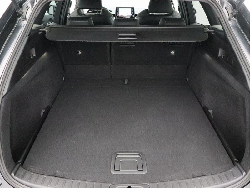 Toyota Corolla Touring Sports 1.8 Hybrid Business Plus/ lage km/ zeer mooi!