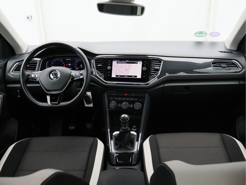 Volkswagen T-Roc 1.5 TSI Sport/ lage km/ compleet!