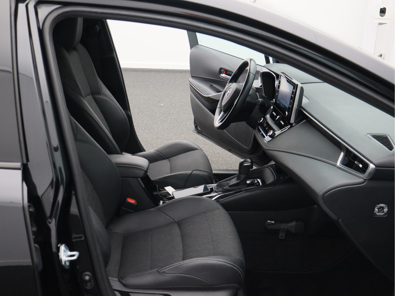 Toyota Corolla Touring Sports 1.8 Hybrid Business Plus/ lage km/ trekhaak!