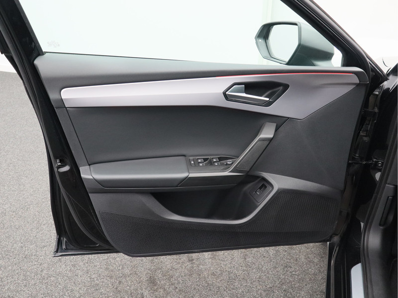 SEAT Leon Sportstourer 1.5 eTSI FR Business Intense/ lage km/ compleet!