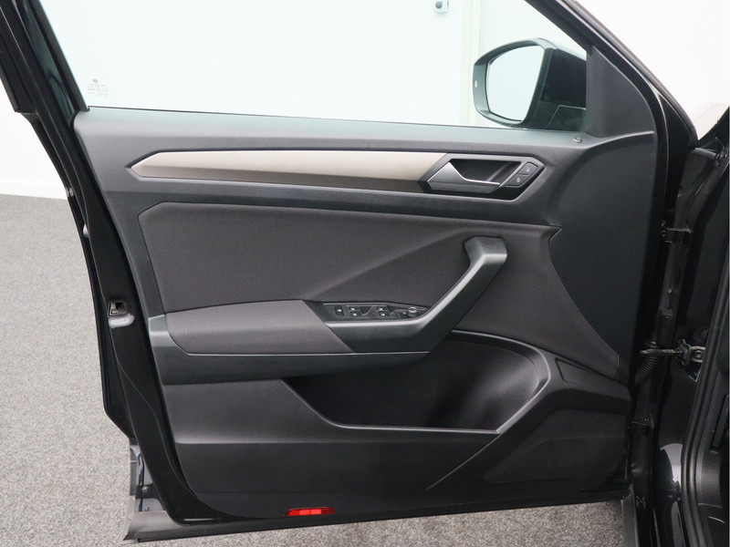 Volkswagen T-Roc 1.5 TSI Style automaat/ achteruitrijcamera/ zeer mooi!