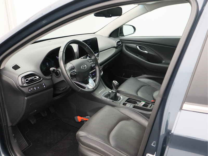 Hyundai i30 Wagon 1.5 T-GDi MHEV Premium/ lage km/ trekhaak afneembaar!
