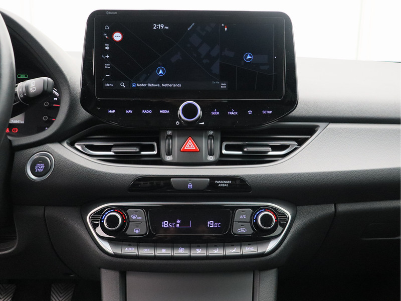 Hyundai i30 Wagon 1.5 T-GDi MHEV Premium/ lage km/ trekhaak afneembaar!