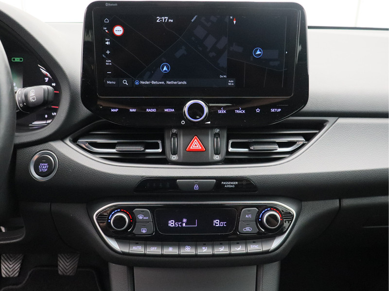 Hyundai i30 Wagon 1.5 T-GDi MHEV Premium/ lage km/ trekhaak afneembaar!