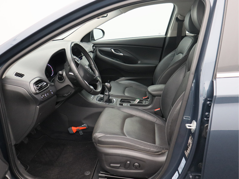 Hyundai i30 Wagon 1.5 T-GDi MHEV Premium/ lage km/ trekhaak afneembaar!