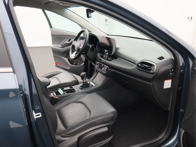 Hyundai i30 Wagon 1.5 T-GDi MHEV Premium/ lage km/ trekhaak afneembaar!