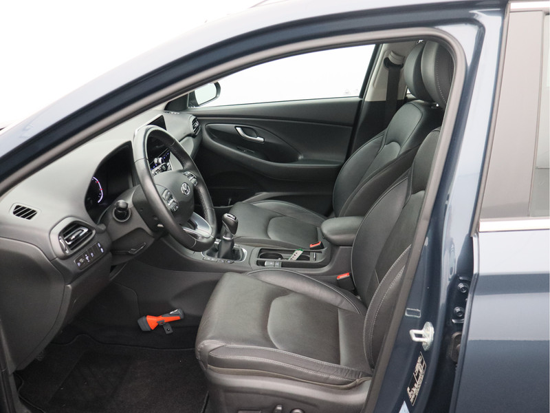 Hyundai i30 Wagon 1.5 T-GDi MHEV Premium/ lage km/ trekhaak afneembaar!