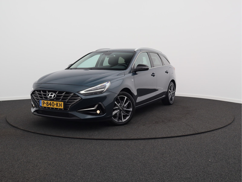 Hyundai i30 Wagon 1.5 T-GDi MHEV Premium/ lage km/ trekhaak afneembaar!