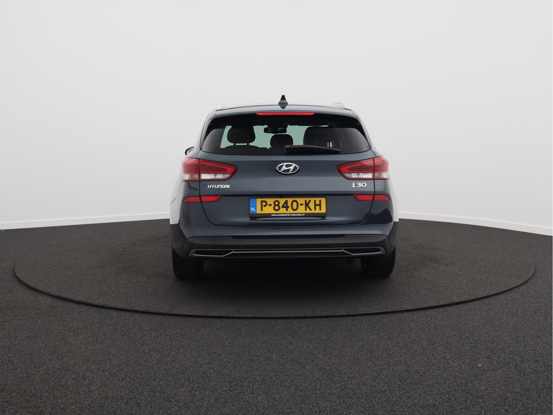 Hyundai i30 Wagon 1.5 T-GDi MHEV Premium/ lage km/ trekhaak afneembaar!