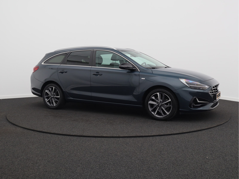 Hyundai i30 Wagon 1.5 T-GDi MHEV Premium/ lage km/ trekhaak afneembaar!